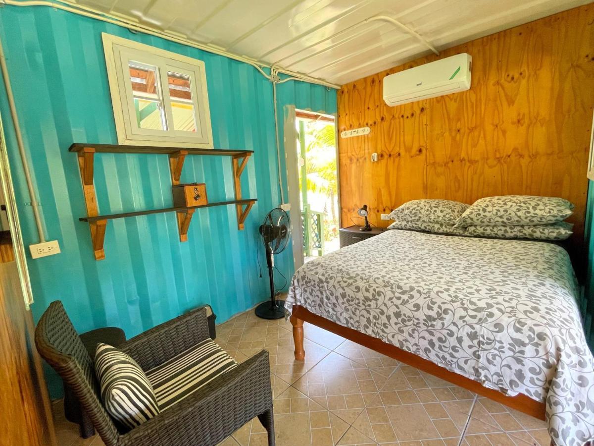 Judy House 2 - Lewis Backpacker Hostel Little Bay Szoba fotó